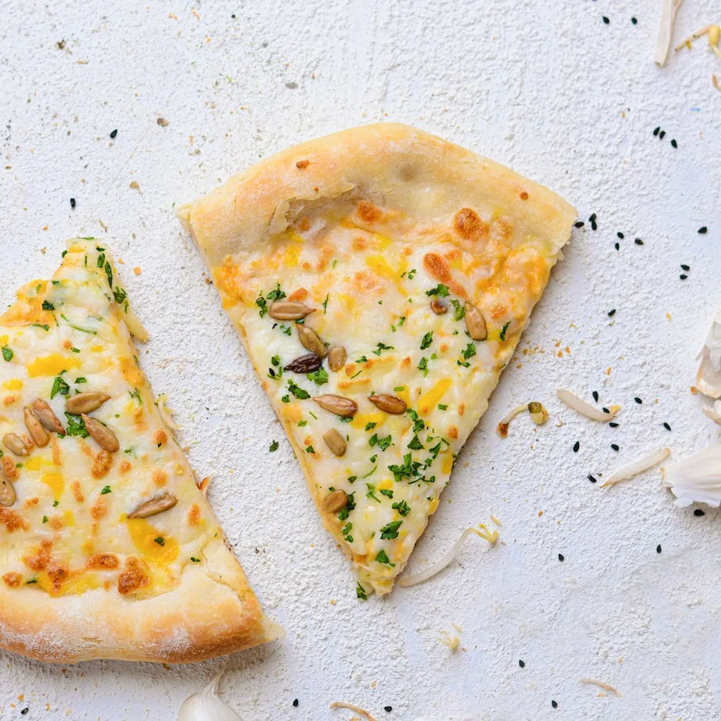 Garlic Cheese Naan — plant-based or original dish photo